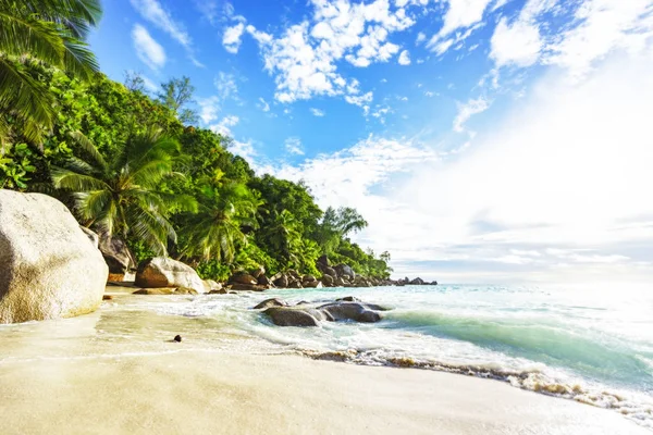 Dia ensolarado no paraíso praia anse georgette, praslin seychelles 32 — Fotografia de Stock