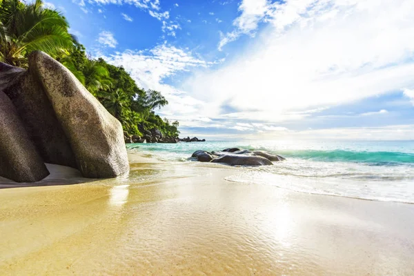 Dia ensolarado no paraíso praia anse georgette, praslin seychelles 38 — Fotografia de Stock