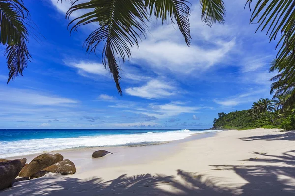 Belle plage paradisiaque, anse bazarca, seychelles 23 — Photo