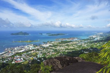 Copolia iz, Granit kayalar üzerinde mahé, ormanda hiking s