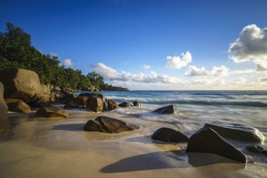 paradise.shadows kayalar, tropikal plaj, anse intendan gün batımı