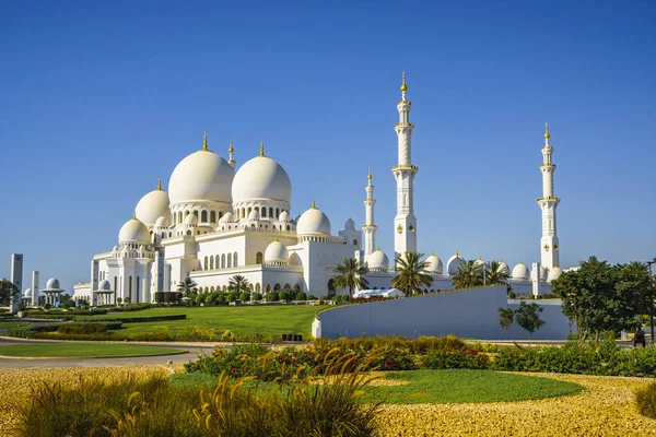 Imponente mezquita Sheikh Zayed en Abu Dhabi 23 —  Fotos de Stock