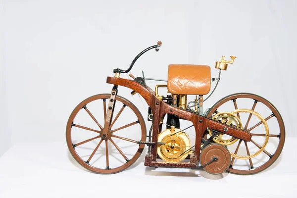 Eski 1885 motosiklet