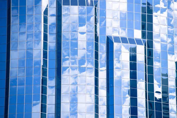 Bâtiments de bureaux modernes texture de fenêtre en verre — Photo
