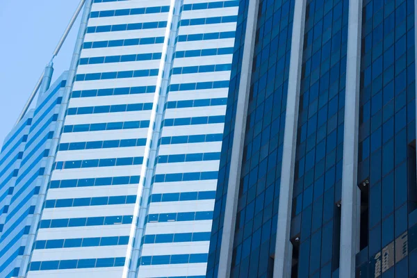 Kavramsal pencere doku ofis binası — Stok fotoğraf