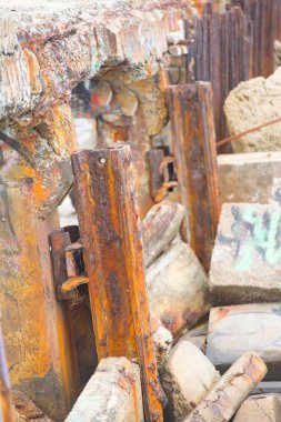 Enkaz ve moloz daraltılmış Köprüsü