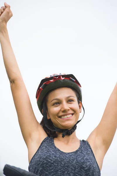 Successful young active bicycle woman outdoor portrait — Stock Photo, Image
