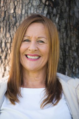 Kendine güvenen rahat Olgun kadın