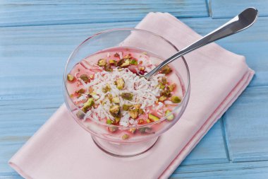 Süt kremalı tatlı