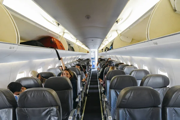 A l'intérieur d'un avion appartenant à l'avion de ligne brésilien low cost, Azul — Photo