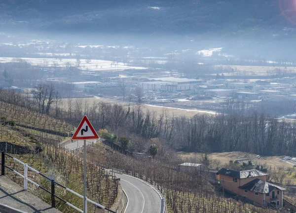 Routes sinueuses en Valtellina, une vallée près de Sondrio, Italie — Photo