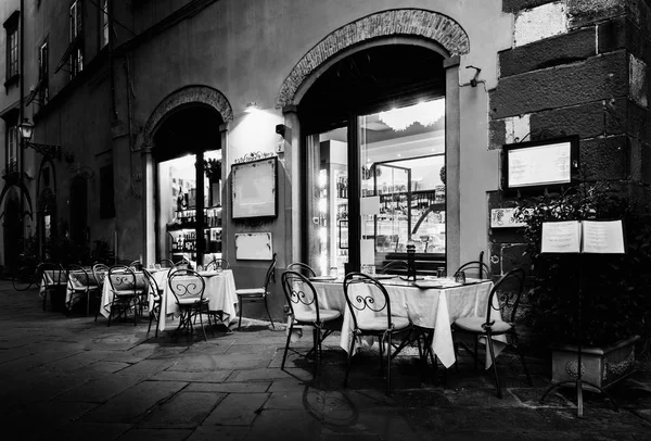 Lucca, 이탈리아에서 이탈리아어 레스토랑 — 스톡 사진