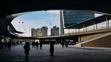 Citylife alışveriş Ekim 2017 yılında açıldı, bir alışveriş merkezi ile 100 mağazalara Tre Torri ilçe ilçesidir