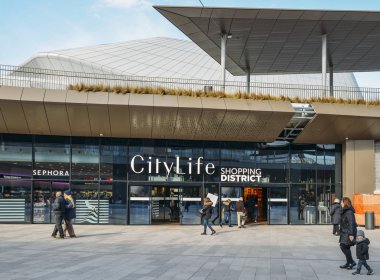 Citylife alışveriş Ekim 2017 yılında açıldı, bir alışveriş merkezi ile 100 mağazalara Tre Torri ilçe ilçesidir