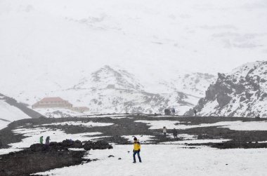 Cotopaxi, Ecuador, yürüyüşçü, ikinci en yüksek zirvesi Ekvator