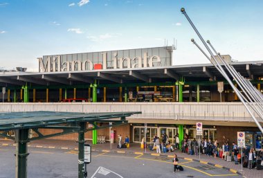 Milan Linate, Avrupa'da kısa ve orta menzilli hedefler hizmetler ve Alitalia'nın merkezidir girişine