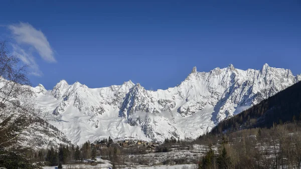 Panoramic view of the winter alps mountain - Valle d'Aosta — Stock Photo, Image