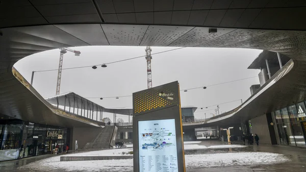 Nákupní čtvrti CityLife, otevřen v říjen 2017 je nákupní centrum s 100 obchodech v oblasti Tre Torri — Stock fotografie