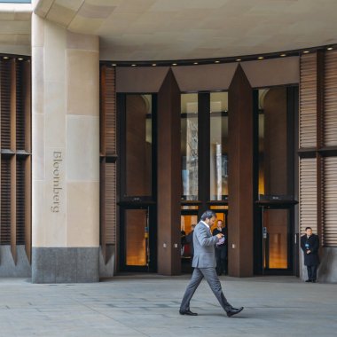 Ön dış görünümünü girişinde yeni Bloomberg Avrupa Merkez Ofis, Londra şehir geç 2017 yılında açıldı,