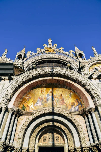 Basilique Saint-Marks, Cathédrale, Église Statues Mosaïques Détails Doges Palace Venise Italie . — Photo