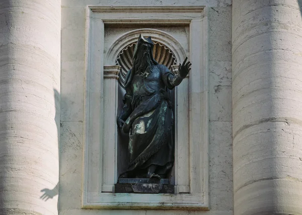 Mojżesz przez Tiziano Aspetti w kościele w San Francesco della Vigna, Wenecja, Wenecja, Włochy — Zdjęcie stockowe