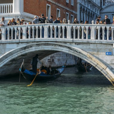 Ponte della Paglia, saman Köprüsü bilinen Venedik'teki en güzel köprüler biridir. Bu Palazzo Ducale hangi yakın Rio di Palazzo haçlar arkasında yer alır