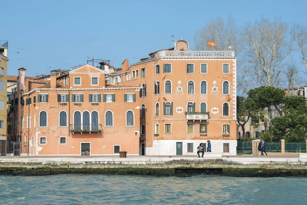 Historiska hamnområdet byggnader i Venice — Stockfoto