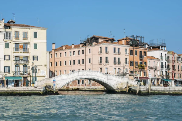 Історичний Прибережна частина міста у Венеції — стокове фото