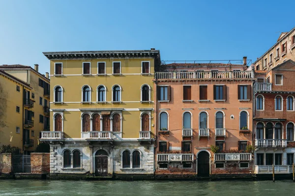 Historische Venetiaanse architectuur op het Grand Canal. — Stockfoto