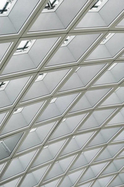Moderna estructura de techo en el aeropuerto Marco Polo — Foto de Stock