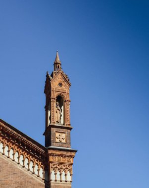 Santa Maria del Carmine Kilisesi ön cephe Brera semtinde Milan, İtalya'nın yakın çekim.