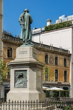 Cesare Beccaria anıt. O İtalyan hukukçu, filozof ve işkence ve ölüm cezasına mahkum siyasetçi oldu