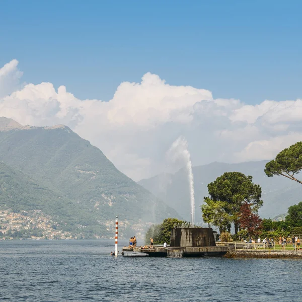 Fonte no Lago de Como, Itália — Fotografia de Stock