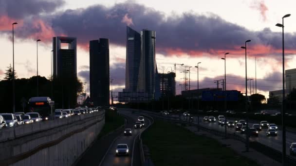 Heavy commuter highway traffic in Madrid, Spain — Stock Video