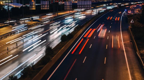 Velocidade manhã movimento de trânsito embaçamento na estrada genérica — Fotografia de Stock