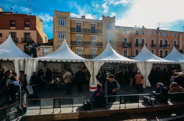 İspanya 'nın tarihi merkezi Segovia' da Noel döneminde tezgahlar kuruldu