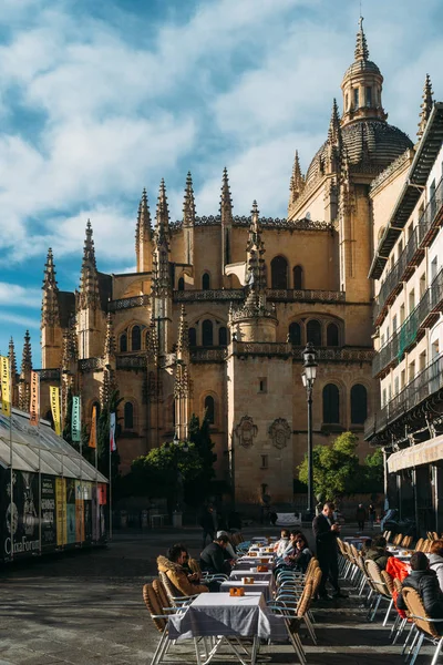 Segovia Katedrali ile Plaza büyük meydanda arka plan, Segovia, İspanya