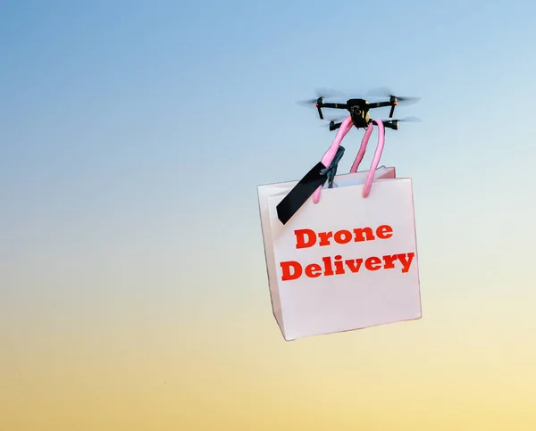 Futuristic drone delivery concept with copy space — Stock Photo, Image