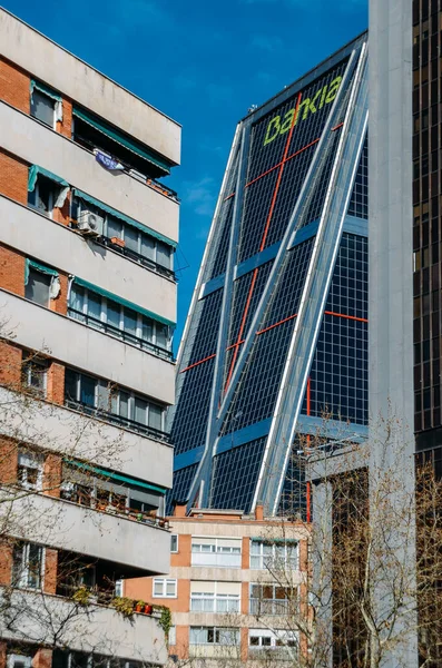 Madrid Španělsko Března 2020 Juxtapozice Věží Kio Nebo Věží Gate — Stock fotografie