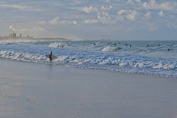 Surfer Catching Waves Sunshine Coast Australia — Stock Photo, Image