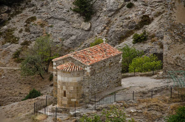 Kleine Kapel Uitkijktoren Bergen Christendom Een Plaats Voor Gebed — Stockfoto