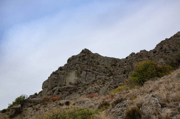 Paysage Montagneux Falaise Ciel Abrupts Voyage Aventure — Photo