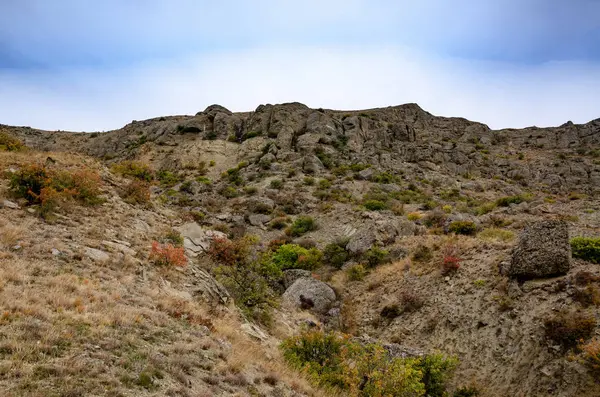 Paysage Montagneux Falaise Ciel Abrupts Voyage Aventure — Photo