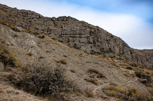 Гірський Пейзаж Тільки Скеля Небо Подорожі Пригоди — стокове фото