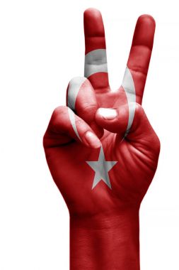 ve zafer işareti yaparak, Türkiye'de zafer, galibiyet, başarı - beyaz arka plan üzerinde izole sembolü olarak bayrağı ile boyalı