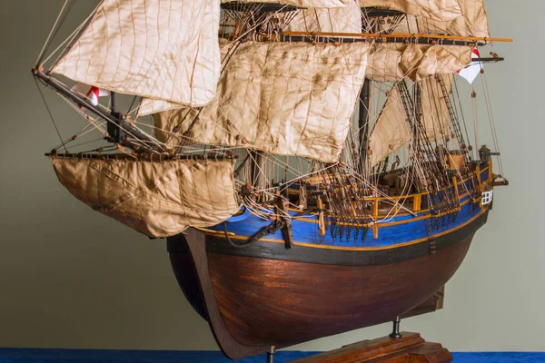 Segelschiff - hölzerner antiker Modellbau — Stockfoto