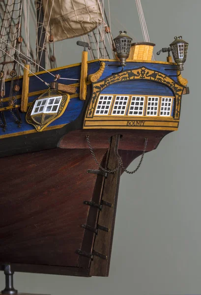 セーリング船-バウンティウッドアンティークモデルの建物 — ストック写真
