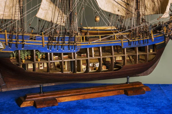 Zeilschip - Bounty houten antiek model gebouw — Stockfoto