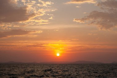 Okyanus güzel günbatımı, Kamboçya