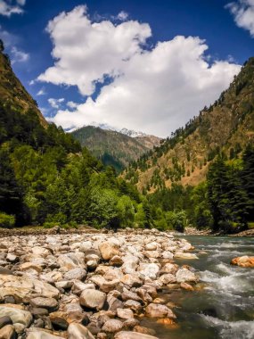Himalaya Dağları, Kasol, Parvati Vadisi, Himachal Pradesh, Kuzey Hindistan güzel görünümü